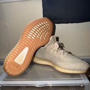 Authentic Adidas Yeezy Boost 350 V2 - Citron